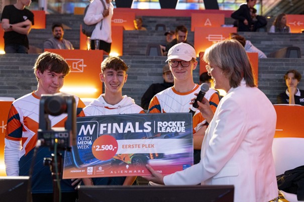 NXT triomfeert in spannende Rocket League Finale