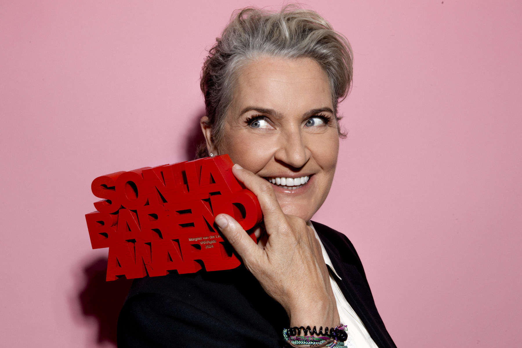 Margriet van der Linden wint Sonja Barend Award