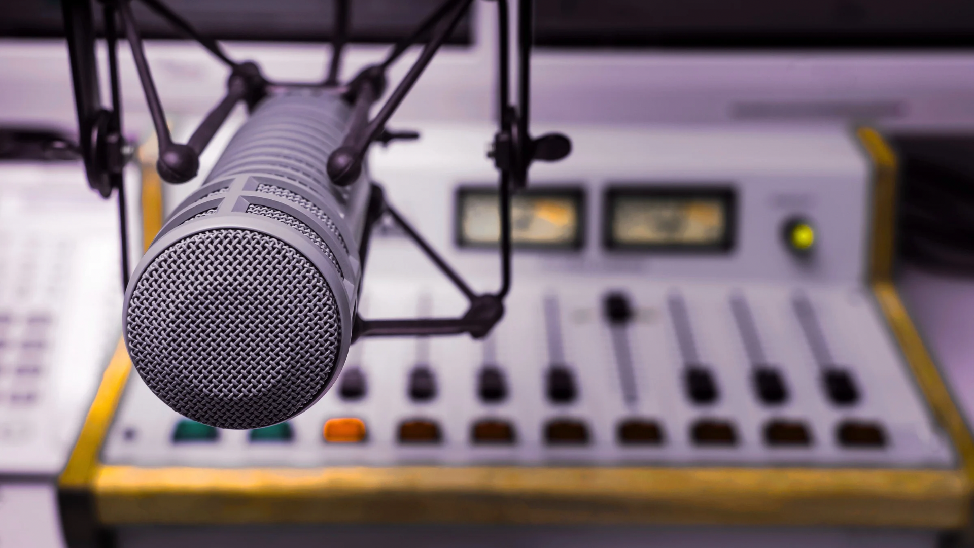 NPO stopt met ‘Kunststof’ op NPO Radio 1