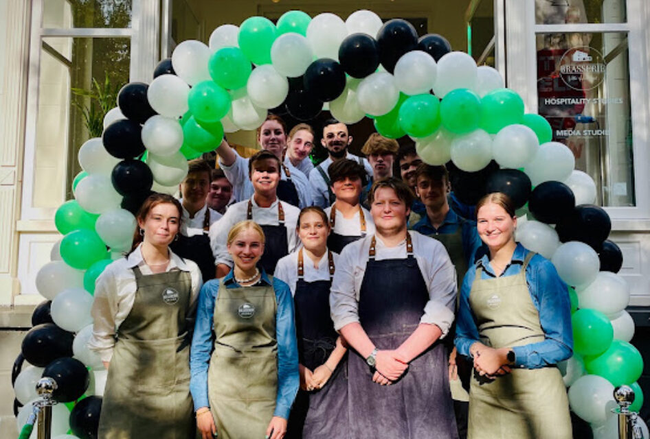 Villa Heideheuvel op vakantie en trakteert naar de zomer