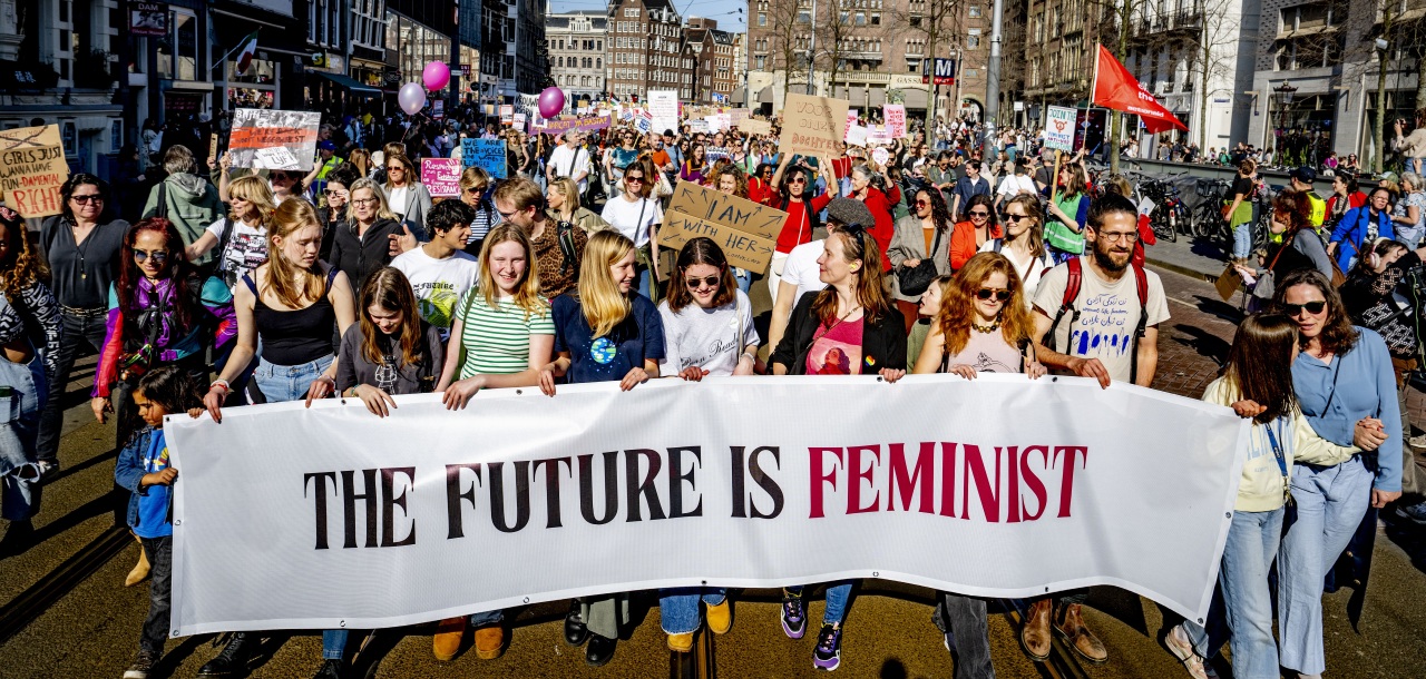 Zondag 8 maart: Internationale Vrouwendag bij de NOS